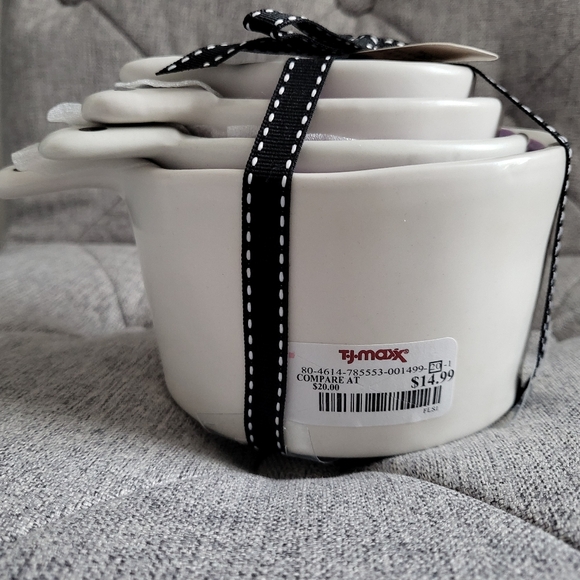 Rae Dunn Halloween Measuring Cups - Picture 4 of 4